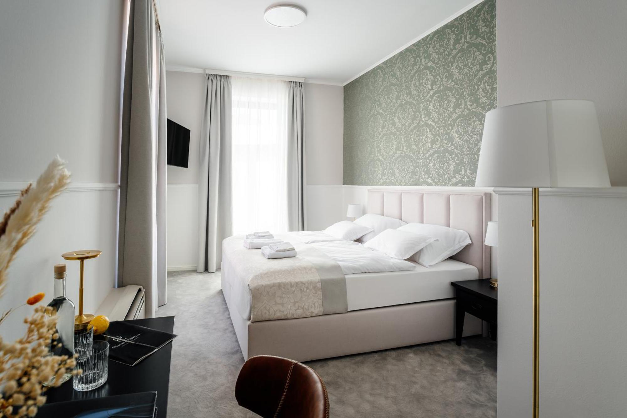 Grand Central Ljutomer ภายนอก รูปภาพ