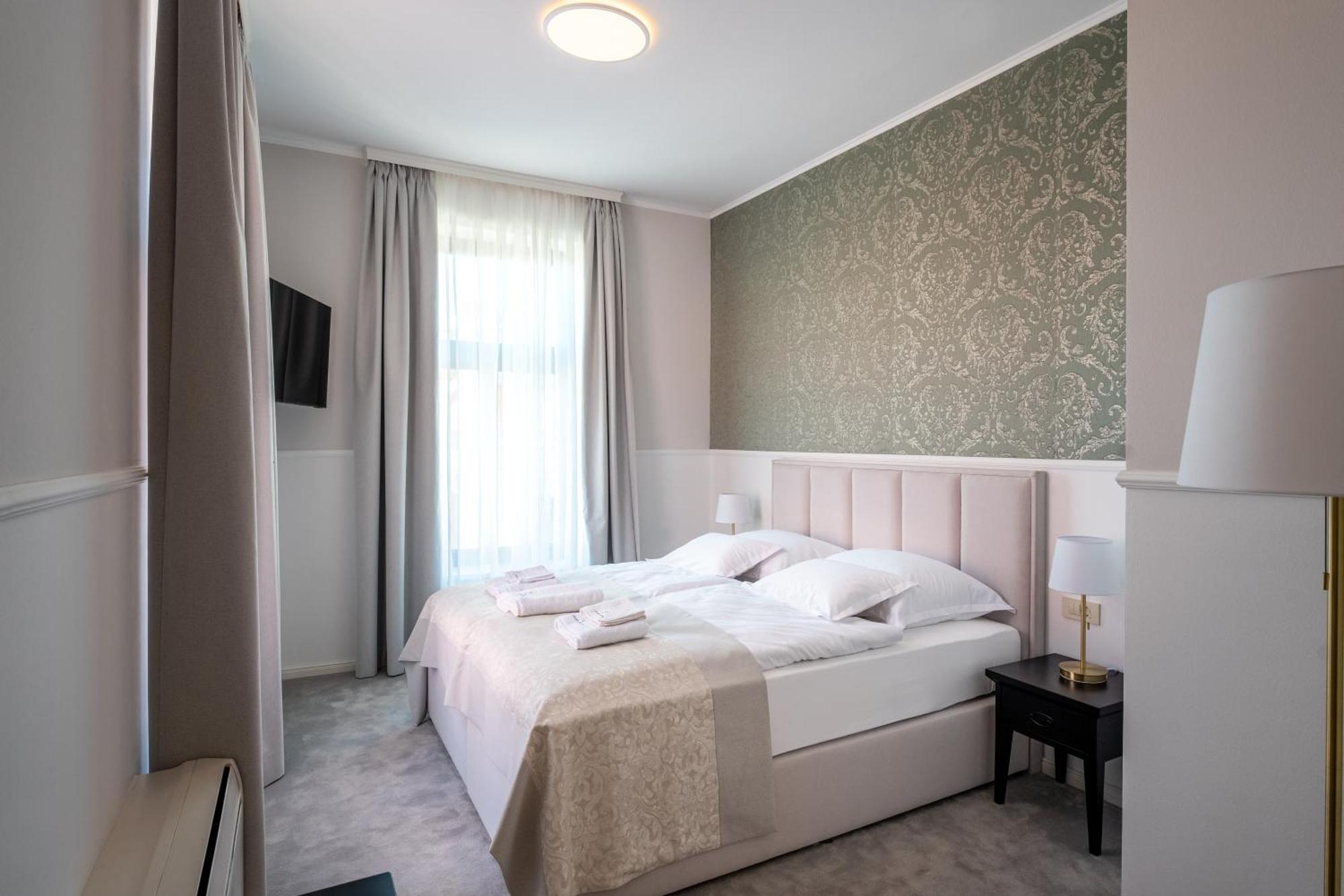 Grand Central Ljutomer ภายนอก รูปภาพ